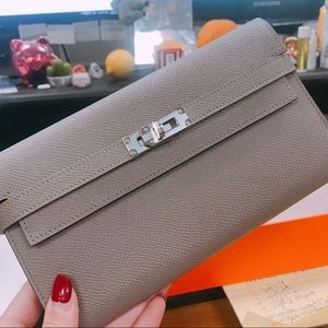 Epsom Kelly Wallet